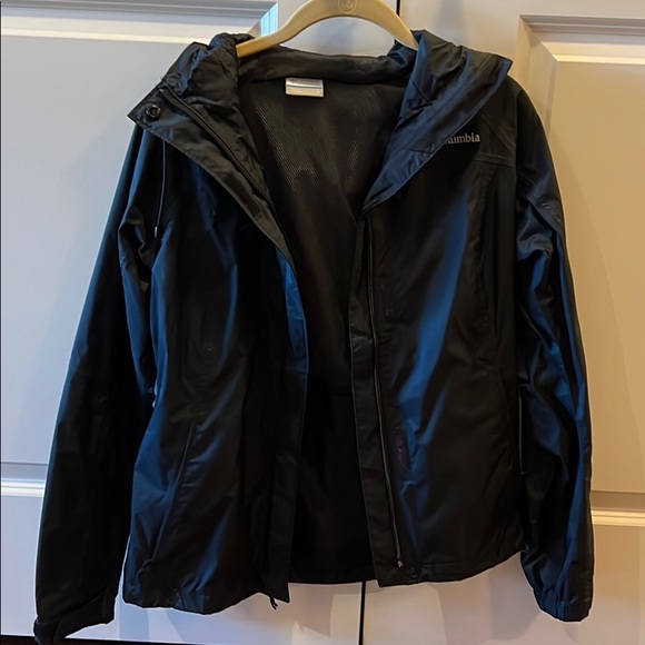 Columbia raincoat - Picture 1 of 4